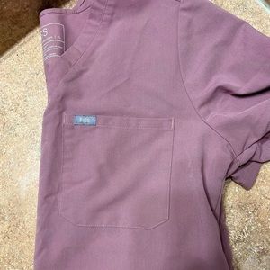 Mauve figs Catarina one pocket scrub top